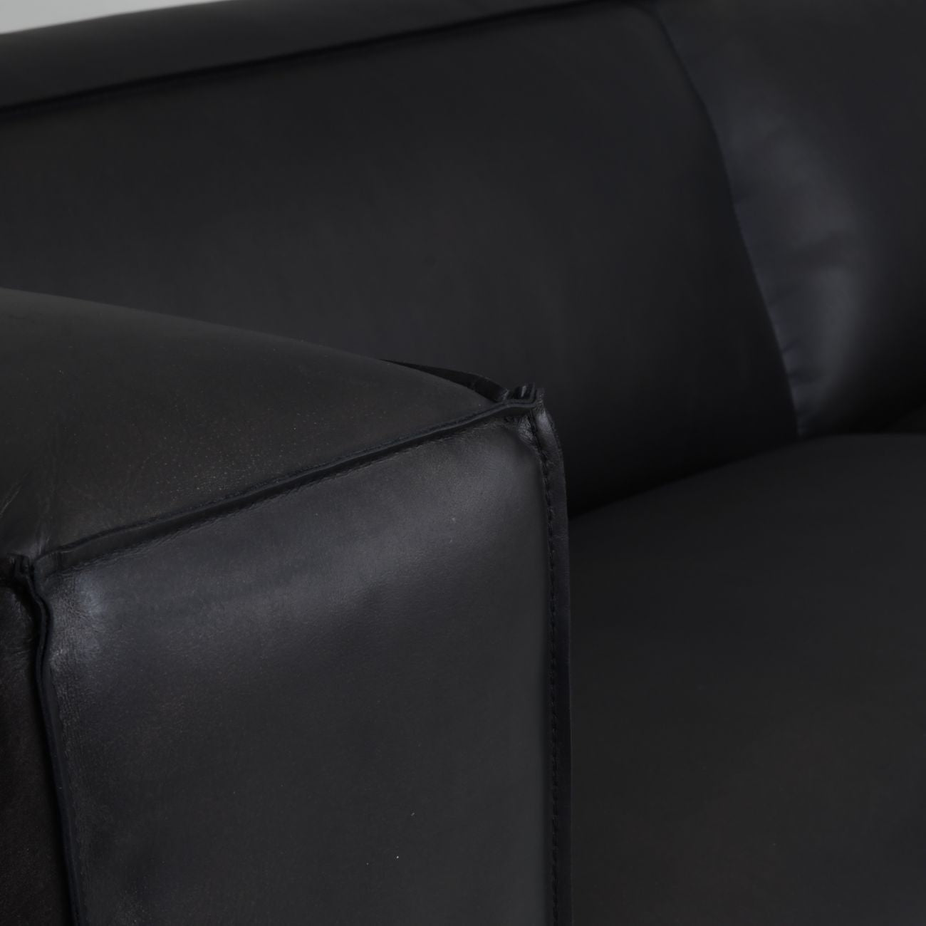 Valentina 240 Sofa Fumee Leather